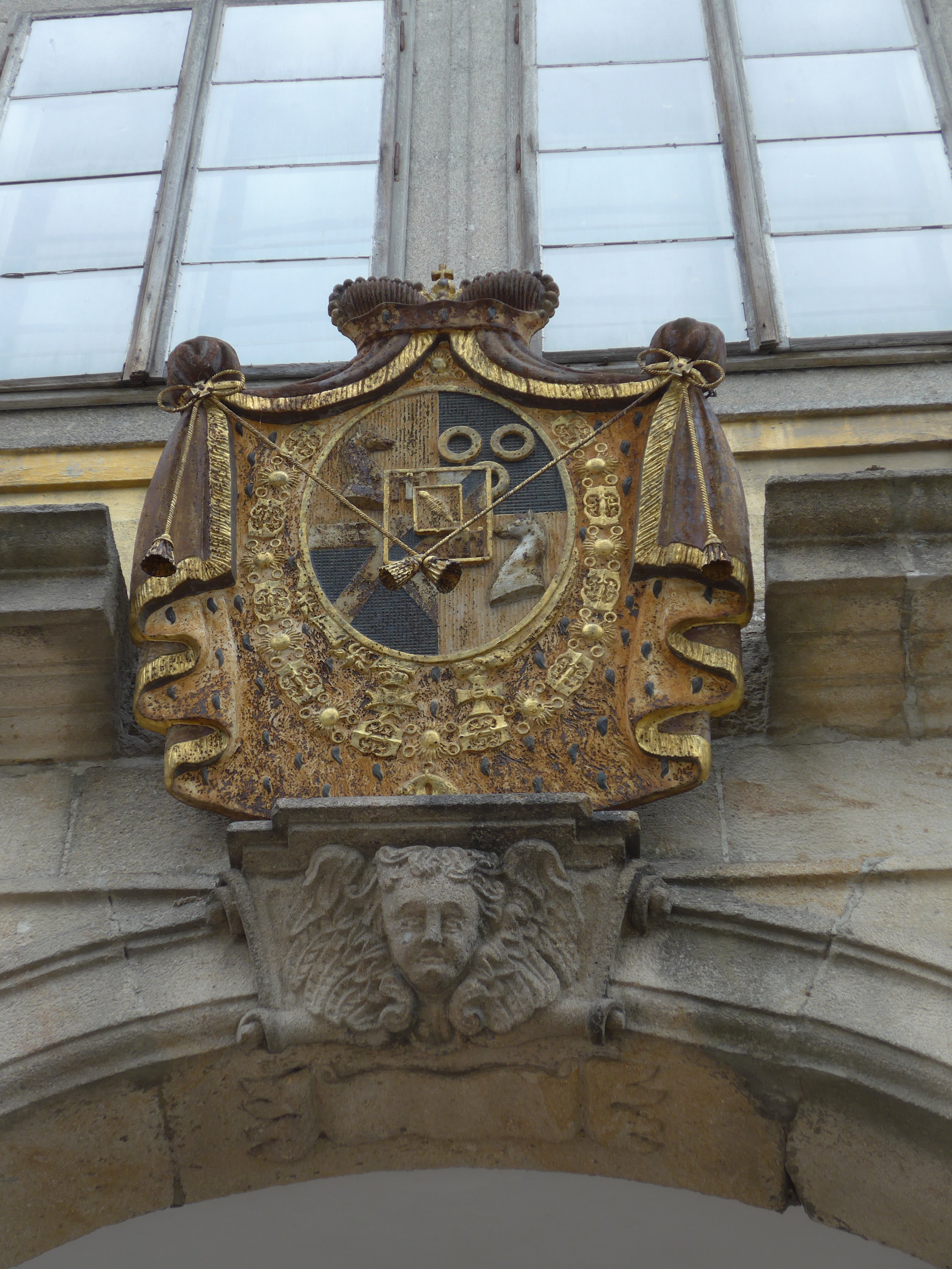 Wappen über dem Eingang